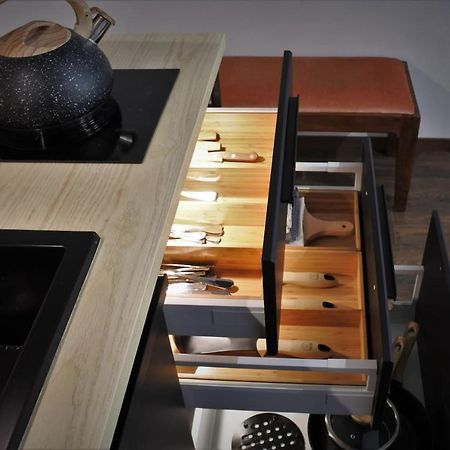 Boutique 108 - Old City, Luxury Apt. With A Garage Краков Экстерьер фото