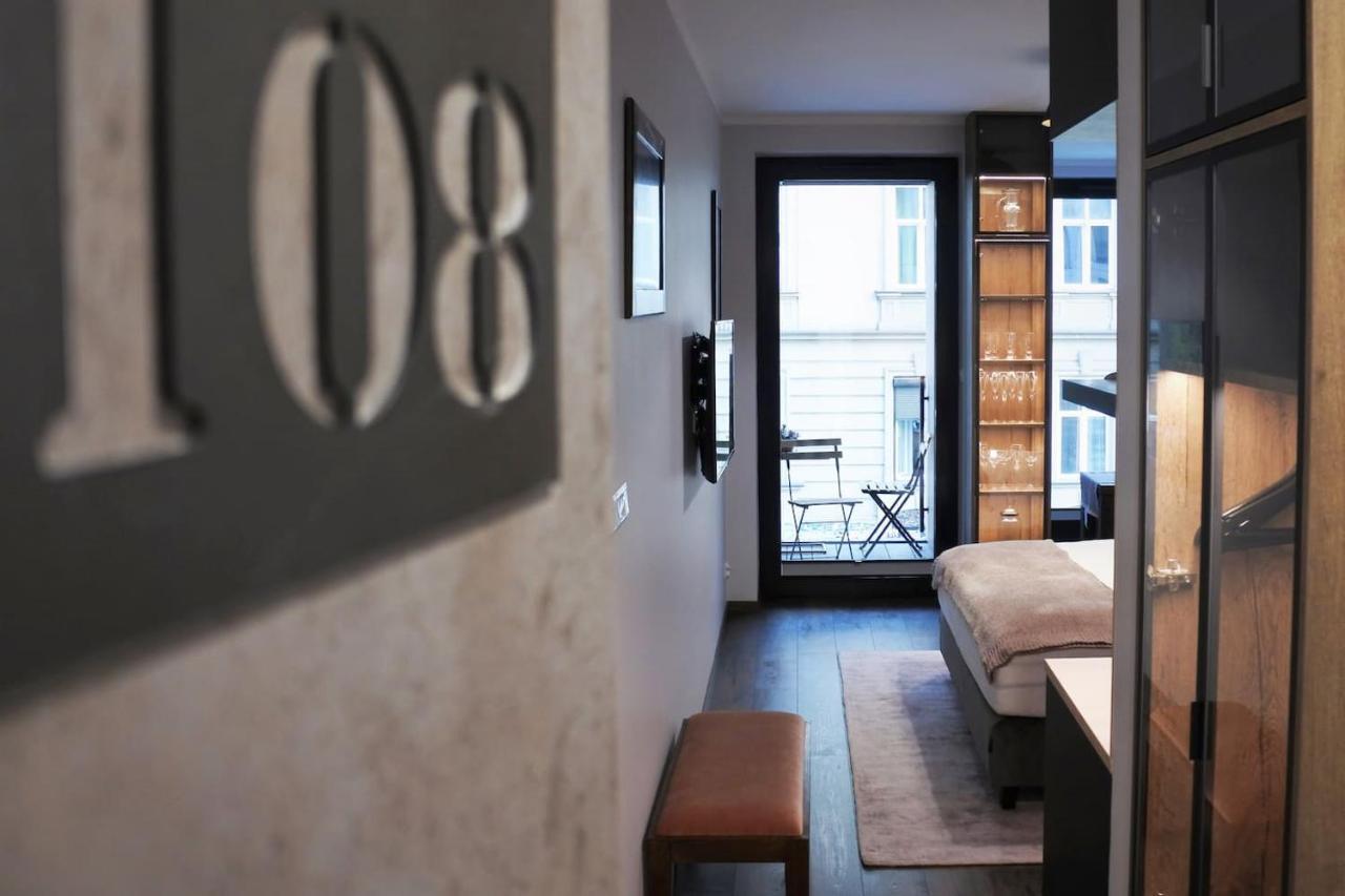 Boutique 108 - Old City, Luxury Apt. With A Garage Краков Экстерьер фото